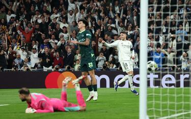 2-0. Federico Valverde celebra el segundo tanto.