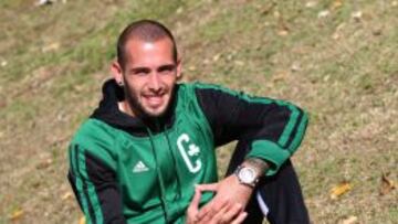 UN LÍDER. Aleix Vidal, posando sonriente para AS.
