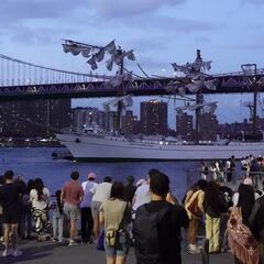 El Alcalde de Nueva York dijo que hay dos muertos por lo del choque del buque mexicano