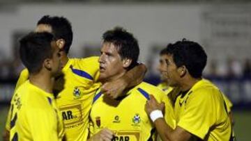 El Alcorc車n consigue el ascenso en medio del caos