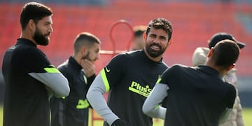 Diego Costa, sonriente en el entrenamiento.