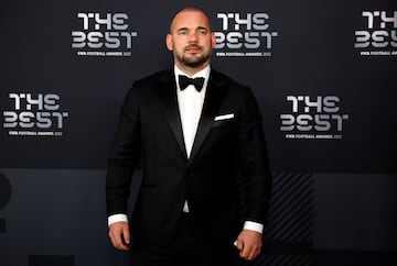 El exfutbolista holandés Wesley Sneijder posa a su llegada  a la ceremonia de los Best FIFA.