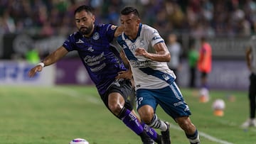 (L-R), Joaquin Esquivel of Mazatlan and Daniel Alvarez of Puebla during the game Mazatlan FC vs Puebla, corresponding to Round 05 of the Torneo Apertura 2023 of the Liga BBVA MX, at El Kraken Stadium, on August 22, 2023.
<br><br>
(ID), Joaquin Esquivel de Mazatlan y Daniel Alvarez de Puebla durante el partido Mazatlan FC vs Puebla, correspondiente a la Jornada 05 del Torneo Apertura 2023 de la Liga BBVA MX, en el Estadio El Kraken, el 22 de Agosto de 2023.