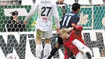 <b>TRIUNFO VITAL.</b> Con los tres puntos de ayer, el Celta ya ve más cerca la permanencia en Primera División. Gustavo marcó el segundo tanto.