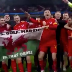 Bale se 'mofa' del Madrid con la bandera 'Gales. Golf. Madrid'