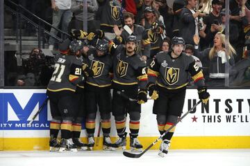 La pelea entre Knights y Capitals en la Stanley Cup de la NHL