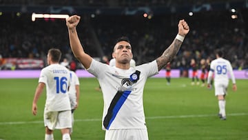 Inter Milan's Argentine forward #10 Lautaro Martinez celebrates scoring the 0-1 during the UEFA Champions League Group D football match between FC Salzburg and Inter Milan in Salzburg, Austria on November 8, 2023. (Photo by KERSTIN JOENSSON / AFP)