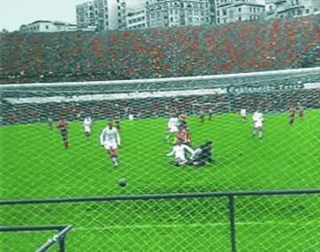 El 7 de Mayo de 1959 fue el segundo partido de la semifinal en el Estadio Metropolitano. Gan¨® el Atl¨¦tico de Madrid por 1-0, obra de Collar. En la imagen el momento del gol rojiblanco.