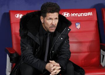 Simeone en el banquillo