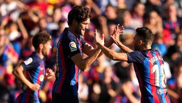 Marcos Alonso y Jordi Alba, durante un partido del Barça.