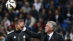 Ancelotti respira y bromea: "Tengo una duda en la portería"