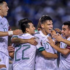 México gana 0-2 en El Salvador y se acerca a Qatar 2022