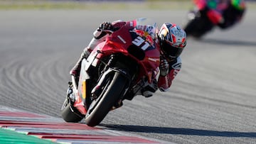 Pedro Acosta, con su KTM del GasGas.