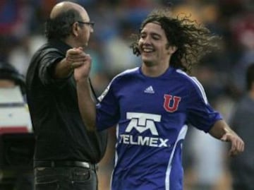 05/04/2009. Manuel Iturra anota el gol número 4.000 de Universidad de Chile por Torneos Nacionales. Fue 2-2 con O'Higgins.