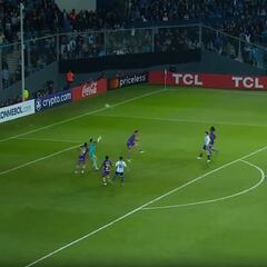 El insólito blooper de un ex arquero de la U que lo hizo sufrir en la Libertadores