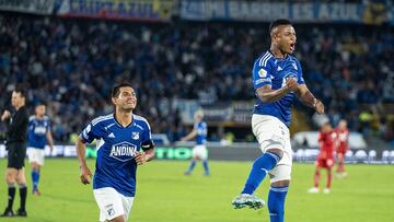 Óscar Cortés celebrando un gol con Millonarios ante América de Cali por Liga BetPlay.