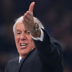 Obradovic: “Entré al vestuario y estaban todos los jugadores con los móviles”