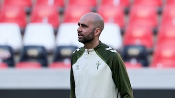 Claudio Giráldez, entrenador del Celta, en el Europa Park Stadion de Friburgo.