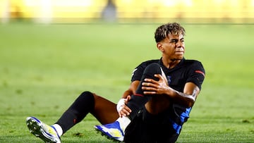 Lamine se duele de una entrada este sábado en Las Palmas.