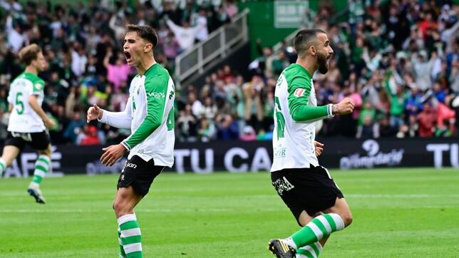 Racing de Santander y Real Oviedo empatan en un emocionante duelo por el ascenso Racing de Santander y Real Oviedo empatan en un emocionante duelo por el ascenso