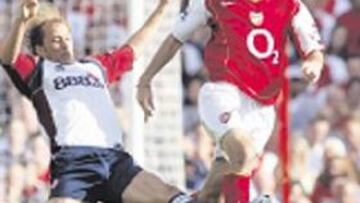 <b>EL PRIMERO. </b>Cesc dejó el Barça para jugar en Highbury.