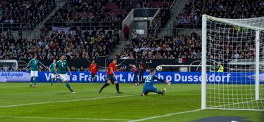 0-1. Rodrigo marcó el primer gol.