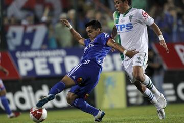 Llegó para reemplazar a Walter Montillo, pero sólo jugó nueve partidos en el Apertura 2011. El argentino no anotó goles ni dio asistencias.