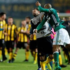 Conmebol medita fuerte castigo para Peñarol y Palmeiras