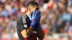 Johnny Herrera queda fuera del clásico ante Colo Colo