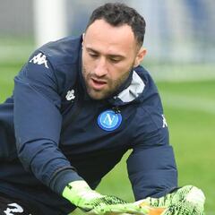 David Ospina inicia trabajos en campo con Napoli