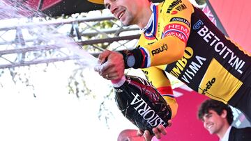 Monti Lussari (Italy), 27/05/2023.- Slovenian rider Primoz Roglic of team Jumbo Visma celebrates on the podium after winning the 20th stage of the 2023 Giro d'Italia cycling race, an individual time trial (ITT) over 18,6 km from Tarvisio to Monte Lussari, Italy, 27 May 2023. (Ciclismo, Italia, Eslovenia) EFE/EPA/LUCA ZENNARO