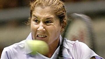 <B>TODA UNA VETERANA</b>. Monica Seles ha vencido a Chanda Rubin por 4-6. 6-4 y 6-2.