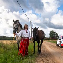 Trepidante duelo entre Rovanpera y Neuville por la victoria
