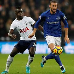 Tottenham con Dávinson golea a Everton y se acerca a Champions