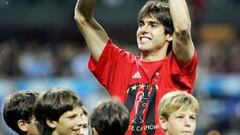 <b>LA SÉPTIMA. </b>Kaká levanta la última Copa de Europa, la séptima del Milán.