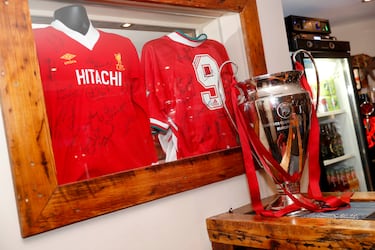 El dueño del bar explica en una entrevista para el Diario AS que no se pierde ningún partido del Liverpool desde el Olympiakos-Liverpool de la 2004-05.