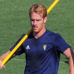 Álex: "Tengo claro que me quiero quedar en el Cádiz"