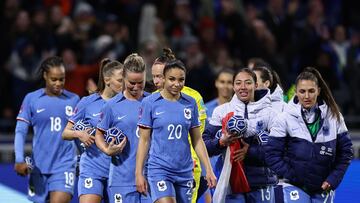 France�s forward #13 Selma Bacha France's forward # Delphine Cascarino (C), France�s forward #18 Marie-Antoinette Katoto (L), France�s forward #13 Selma Bacha (2ndR) France's defender #22 Eve Perisset (R) and teammates celebrate their victory at the end of the UEFA Women's Nations League football match between France and Germany at The Groupama Stadium in Decines-Charpieu, central-eastern France on February 23, 2024. France won 2-1 over Germany. (Photo by FRANCK FIFE / AFP)