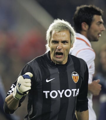 Santiago Cañizares, 416 partidos con el Valencia. 