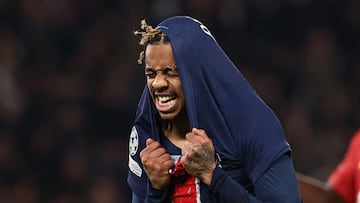 Paris Saint-Germain's French forward #29 Bradley Barcola reacts after missing a goal scoring opportunity during the UEFA Champions League Round of 16 first leg football match between Paris Saint-Germain (FRA) and Liverpool (ENG) at the Parc des Princes stadium in Paris on March 5, 2025. (Photo by FRANCK FIFE / AFP)