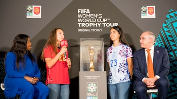 Espa?a recibe la Copa del Mundo y va a por ella: ¡°El objetivo es la final¡±