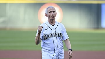 El especialista médico de Estados Unidos, Anthony Fauci, fue abucheado durante el primer lanzamiento del partido entre Yankees y Mariners del martes.