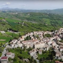 Un pueblo de Italia vende casas por un euro