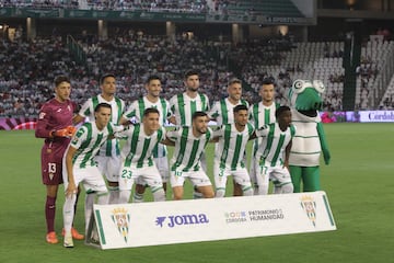 Formación del Córdoba ante el  Burgos