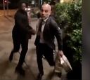 Guardiola pierde la cabeza y se va a por un fan que se ríe de él: el vídeo es de escalofrío