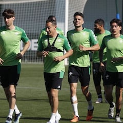 Bartra y Carvalho, novedades
del Betis ante el Barcelona