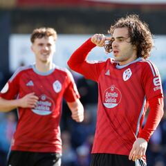 Miguel y Douvikas reconcilian al Celta con la Copa