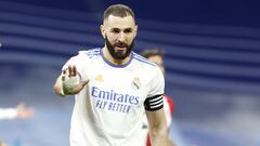 Karim Benzema, delantero del Real Madrid, en el partido de LaLiga Santander contra el Athletic en el Bernab&eacute;u.