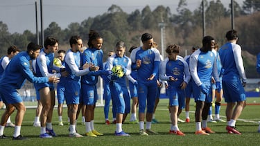 El incansable Mario Soriano se cita con el Eibar en Riazor