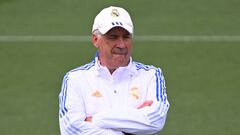 Real Madrid's Italian coach Carlo Ancelotti heads a training session at the Ciudad Real Madrid in the Madrid's suburb of Valdebebas during the club's Media Day on May 24, 2022 ahead of their UEFA Champions League final match against Liverpool. (Photo by GABRIEL BOUYS / AFP) (Photo by GABRIEL BOUYS/AFP via Getty Images)